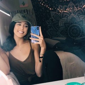 Meet your Posher, Brittney